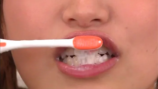 Schoolgirl in heats enhjoys a big dick in her cherry 6