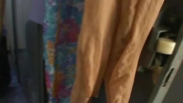 Aizawa Yu Naughty Secretary Is Masturbating On Her Lunch Hour