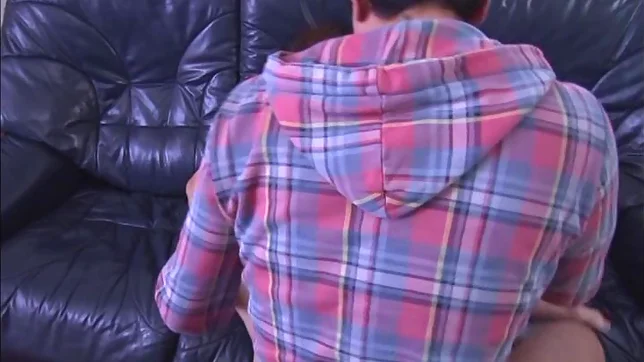 Ichika Kanhata, amateur babe, blows and fucks on the couch 6