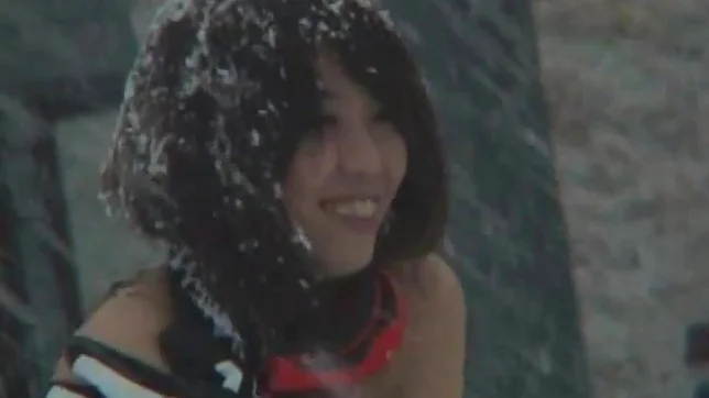 Rin Kawamoto Asian doll is skiing nude