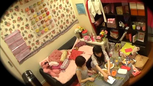 Sexy teen enjoys a kinky pussy licking 13