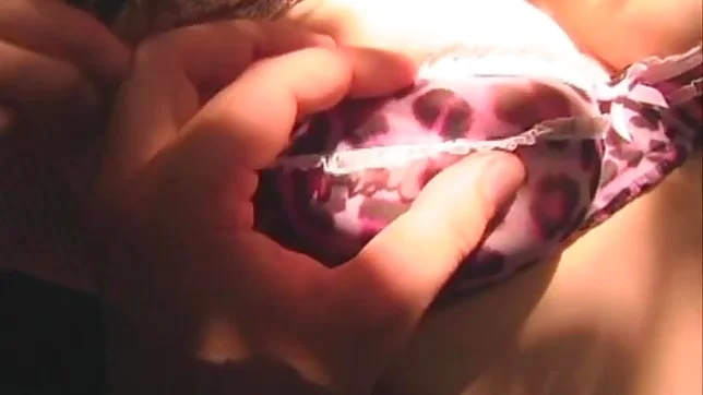 Noa Kirishima Asian model enjoys the outdoors 2