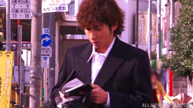 Cum in mouth of horny milf Akiho Yoshizawa 4