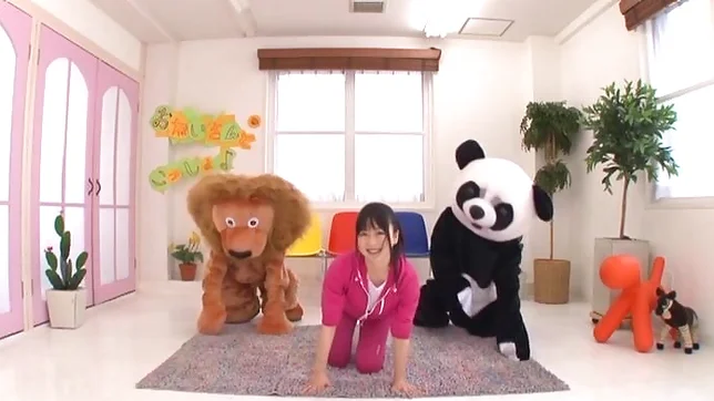 Sexy amateur teen Nozomi Hazuki posing on cam and dancing 2