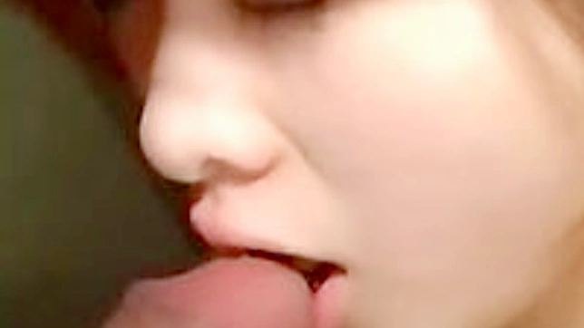 亚洲业余女孩用嘴巴品尝精液